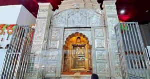 Khatu Shyam Ji Temple VIP Darshan – Devotees offering prayers at the sacred shrine in Rajasthan