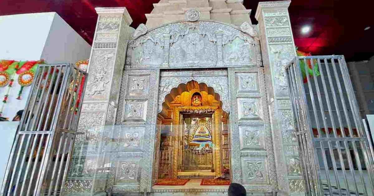 Khatu Shyam Ji Temple VIP Darshan – Devotees offering prayers at the sacred shrine in Rajasthan