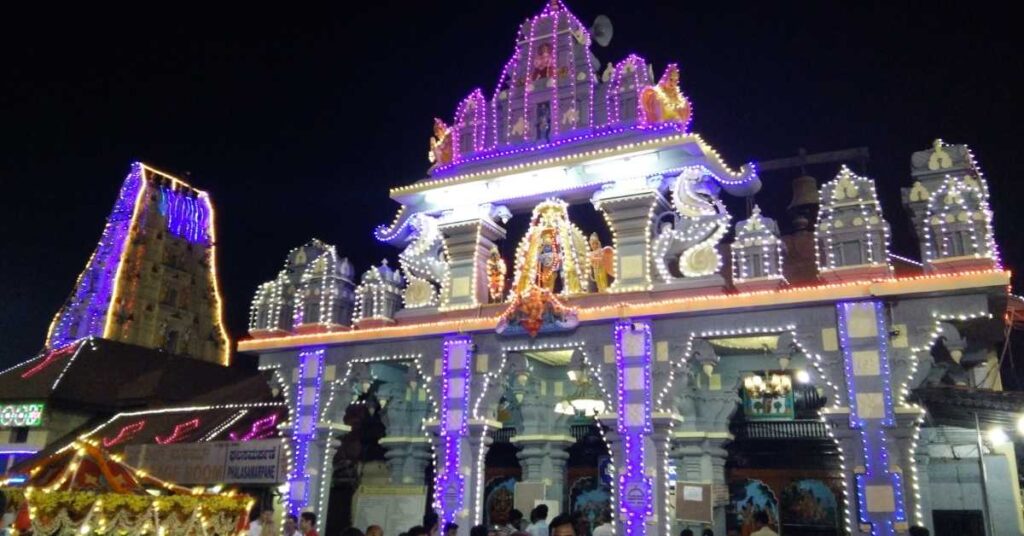 travel-tips-darshan-strategy-prasadam-crowd-avoidance